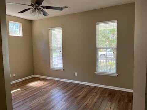 3301 Barkla Ave - Photo 3 of 15