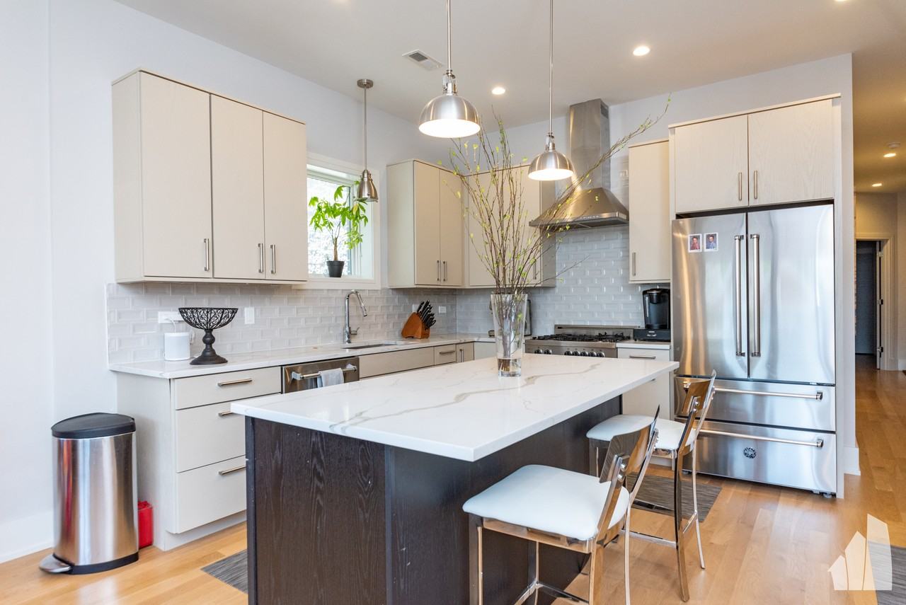 3049 N Clybourn Ave #1 - Photo 5 of 20