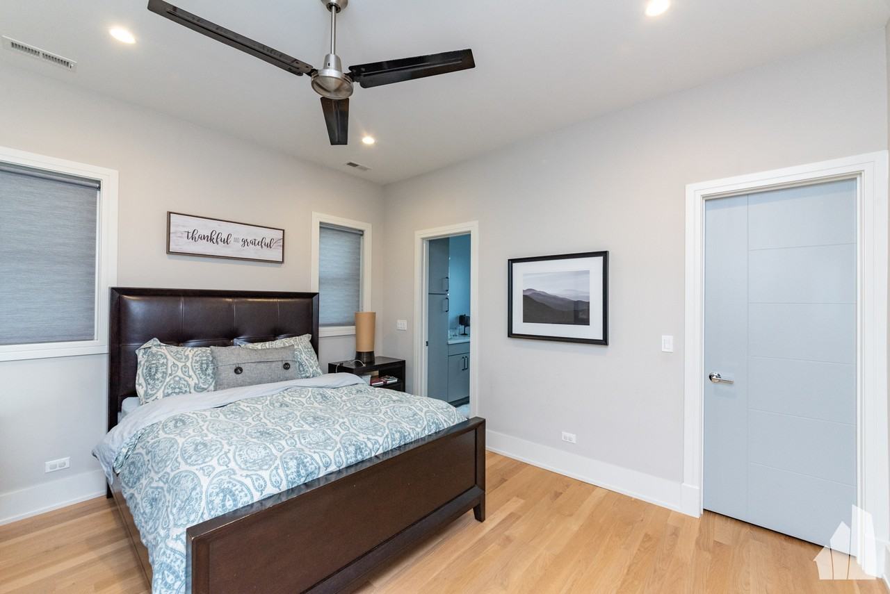 3049 N Clybourn Ave #1 - Photo 7 of 20