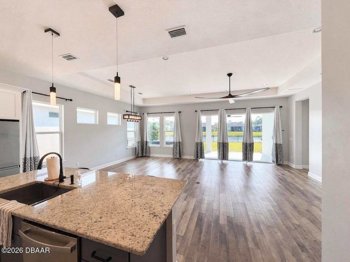 6240 Woodhaven Village Dr - Photo 2 of 8