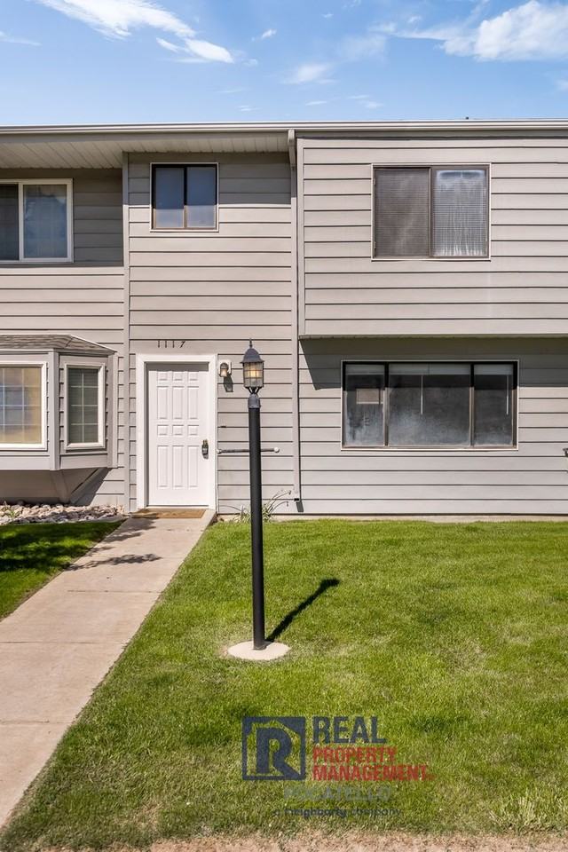 1117 Booth Dr