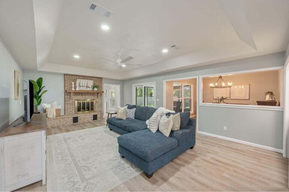 512 Samana Way - Photo 6 of 42