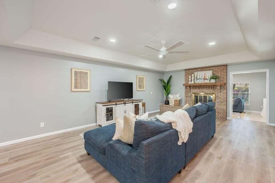 512 Samana Way - Photo 7 of 42