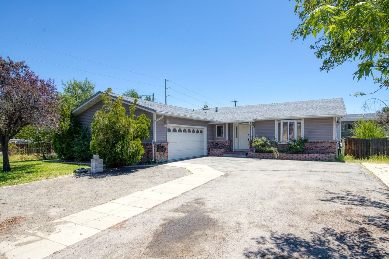 1985 Ponderosa Dr