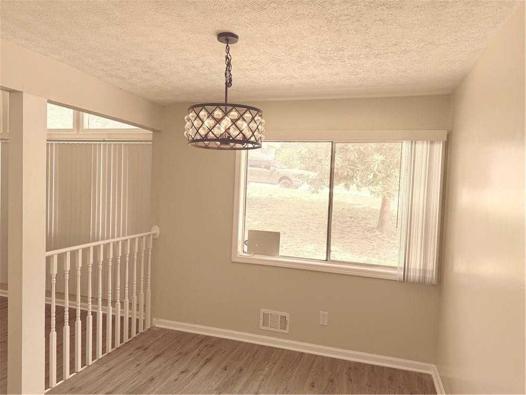 4707 Riverwood Cir - Photo 5 of 17