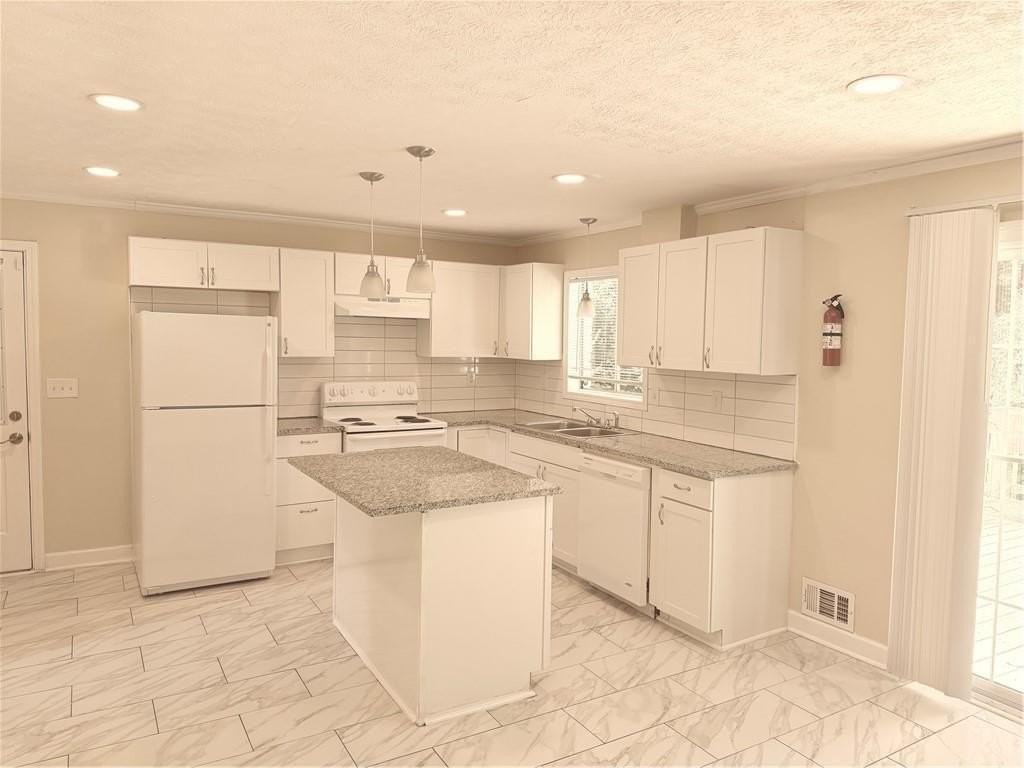 4707 Riverwood Cir - Photo 7 of 17