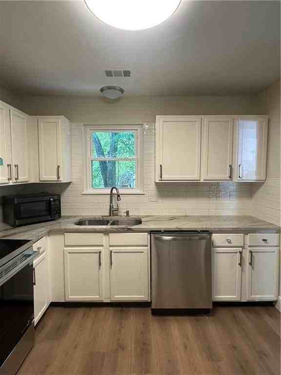 3155 Cape Cir - Photo 7 of 15