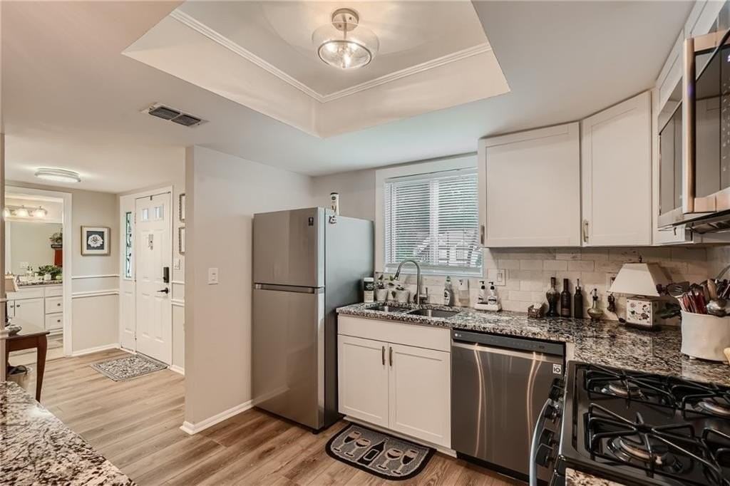 15 Little Silver Ct Se - Photo 2 of 12