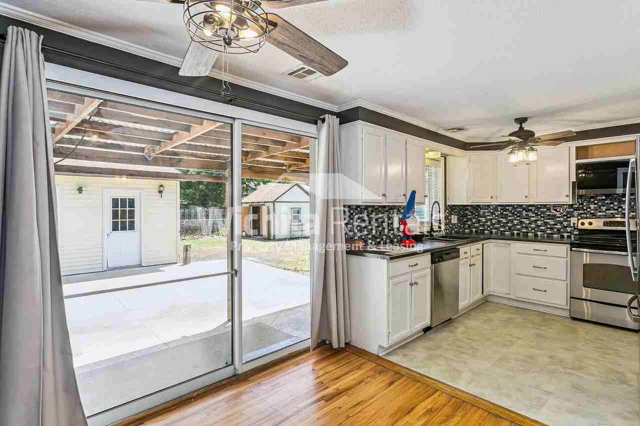 4536 S Glenn Ave - Photo 5 of 14