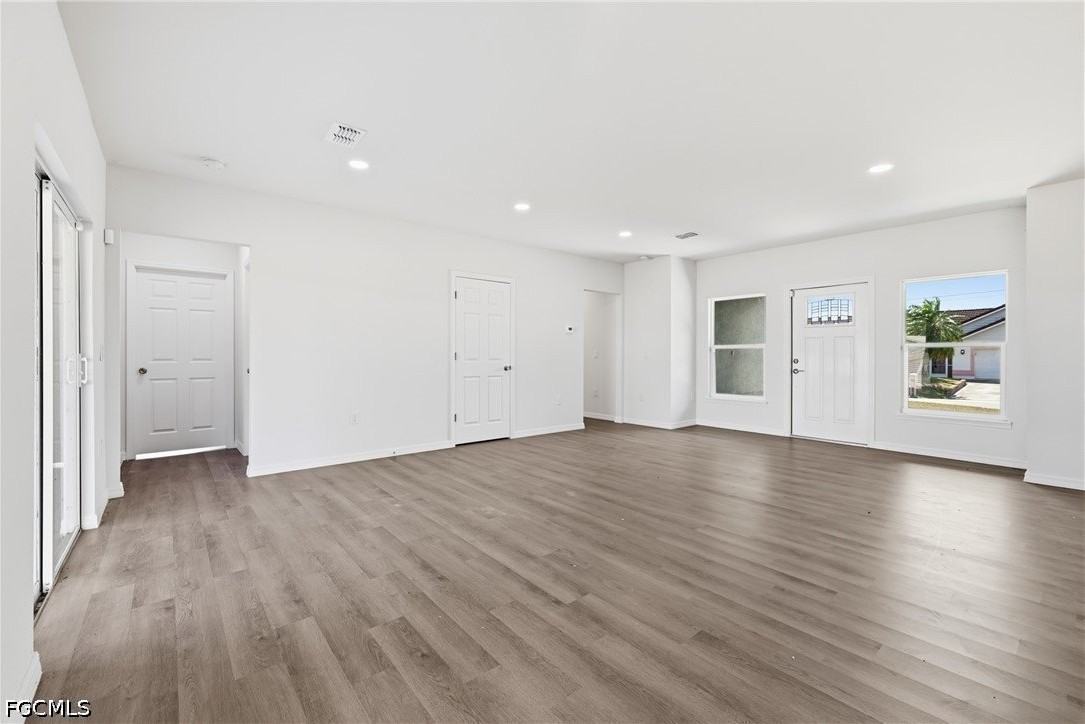 1406 Ford Cir - Photo 4 of 30