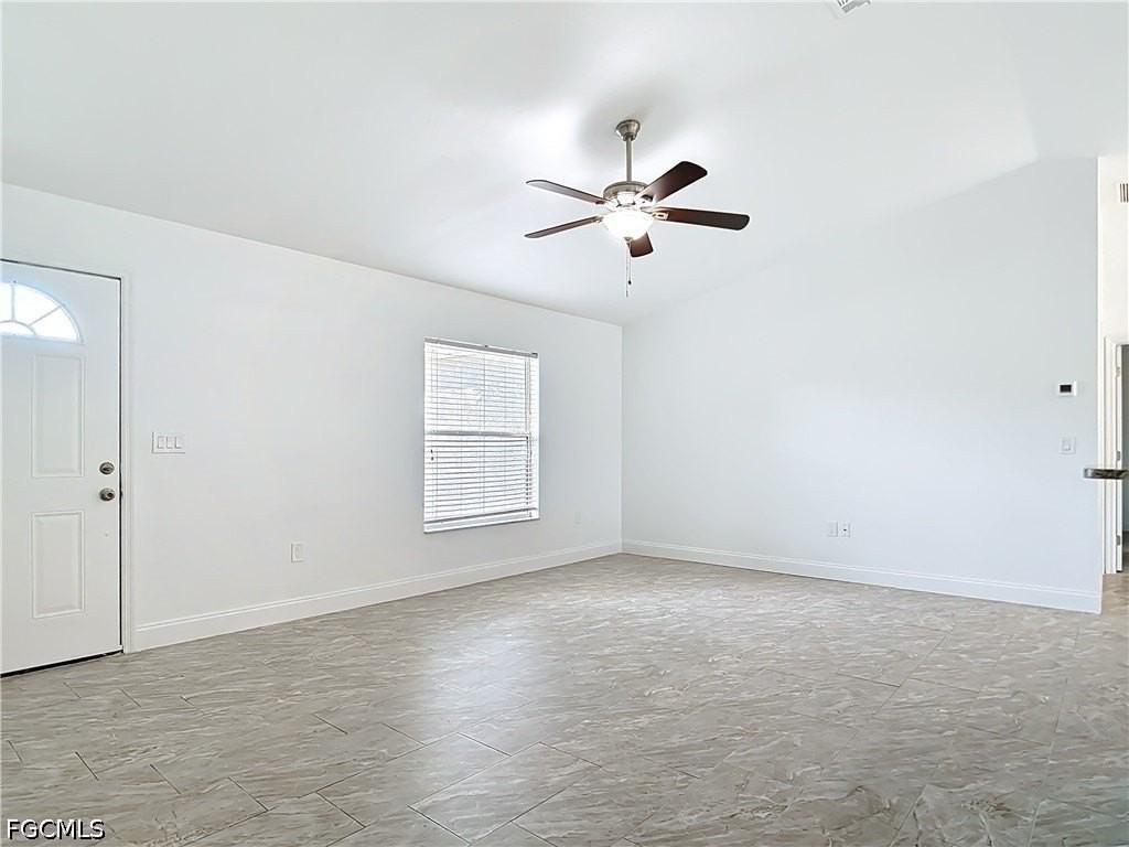 18522 Robinson Ave - Photo 2 of 36
