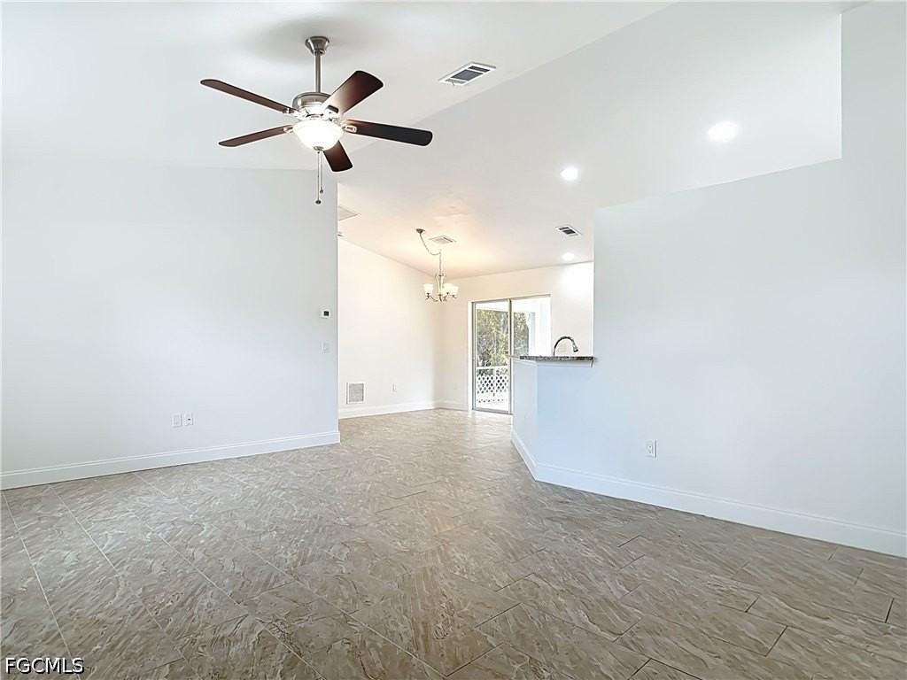 18522 Robinson Ave - Photo 4 of 36