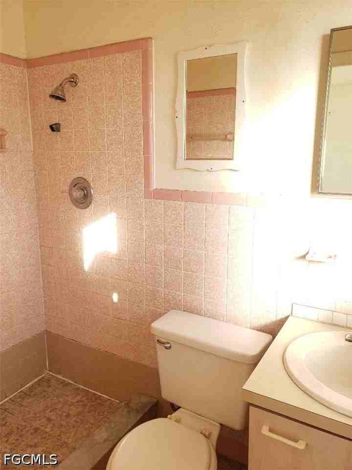 4911 Coronado Pkwy #B - Photo 7 of 11