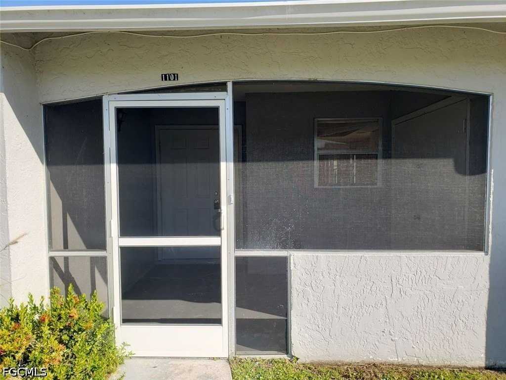 1103 Sw 48th Ter - Photo 2 of 20