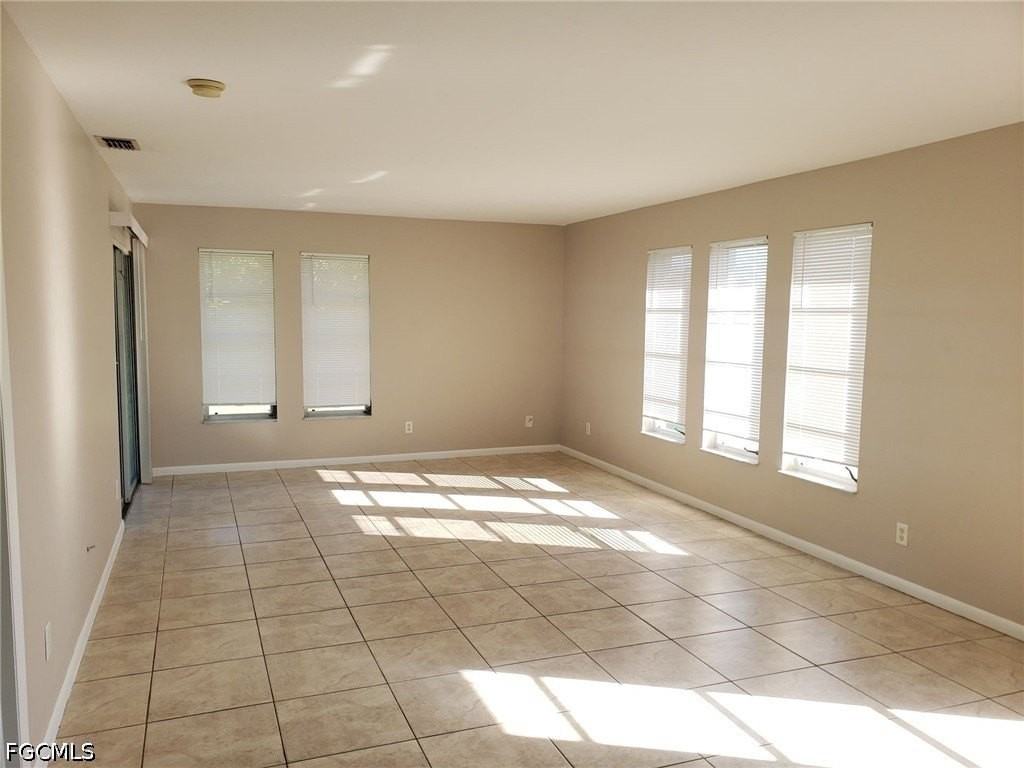 1103 Sw 48th Ter - Photo 5 of 20