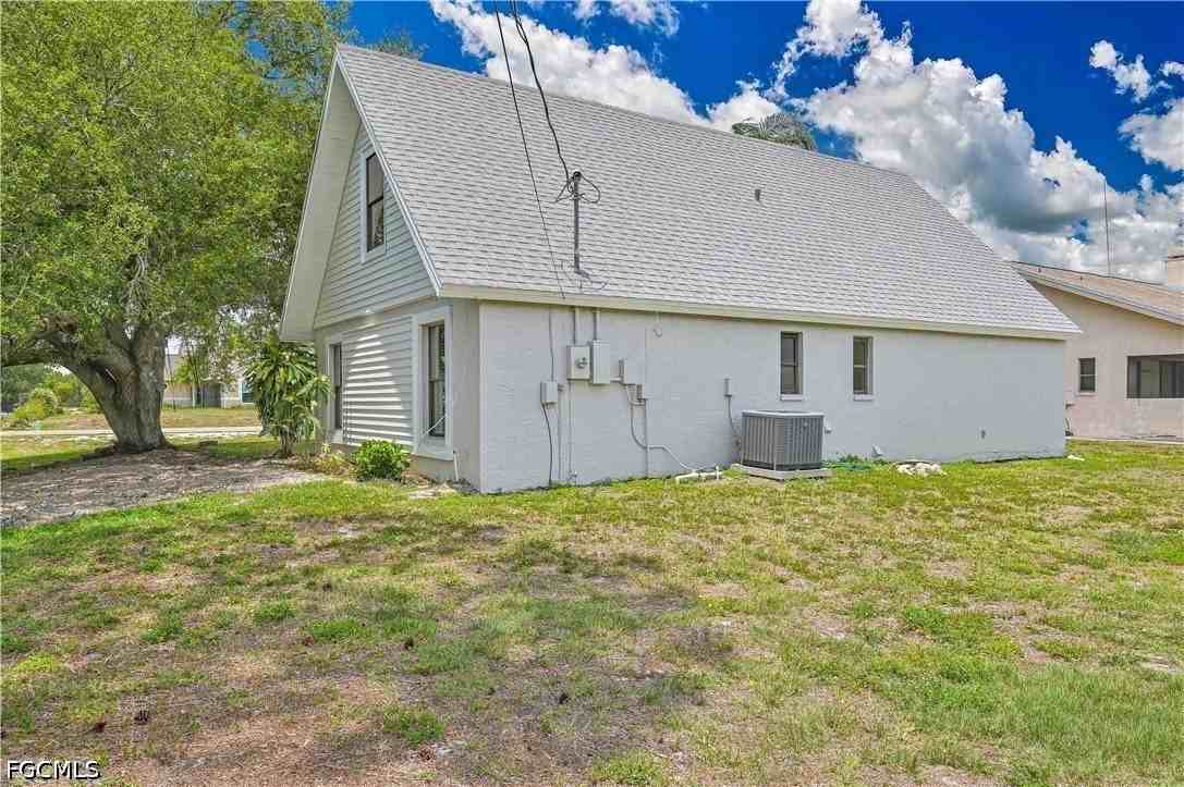 17337 Phlox Dr - Photo 3 of 30