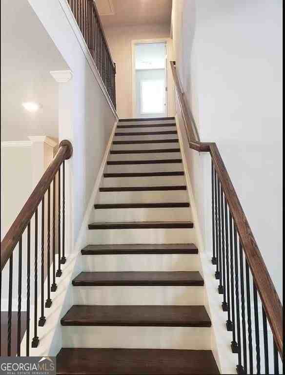 2033 Hamilton Lake Pkwy - Photo 3 of 8