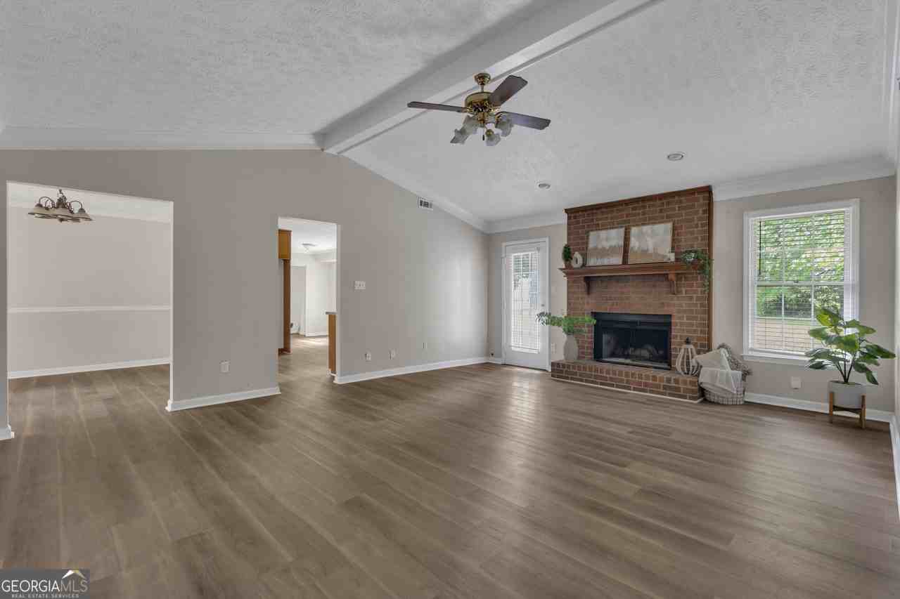 116 Crofts Cor - Photo 6 of 43