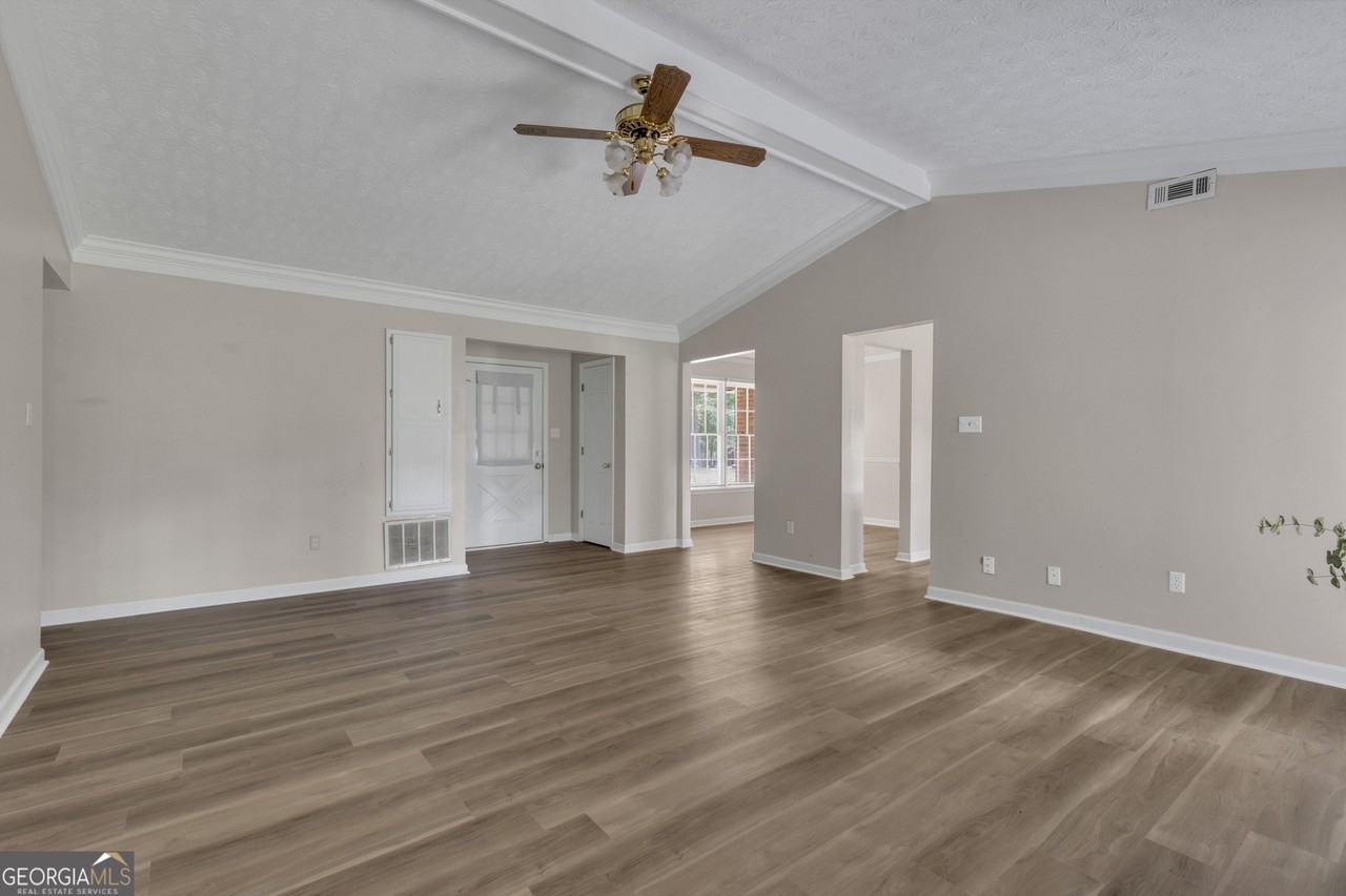 116 Crofts Cor - Photo 7 of 43