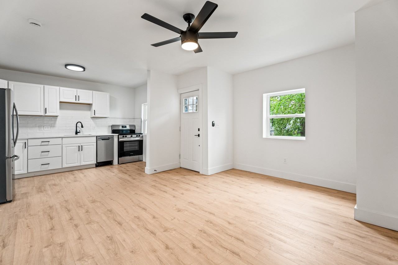 4128 Ivanhoe Ave #2 - Photo 3 of 11