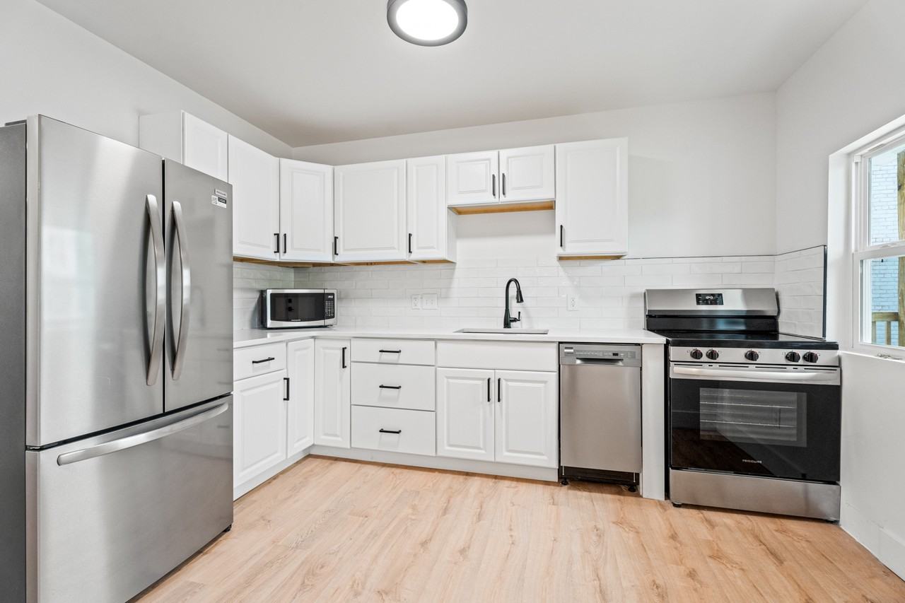 4128 Ivanhoe Ave #2 - Photo 4 of 11