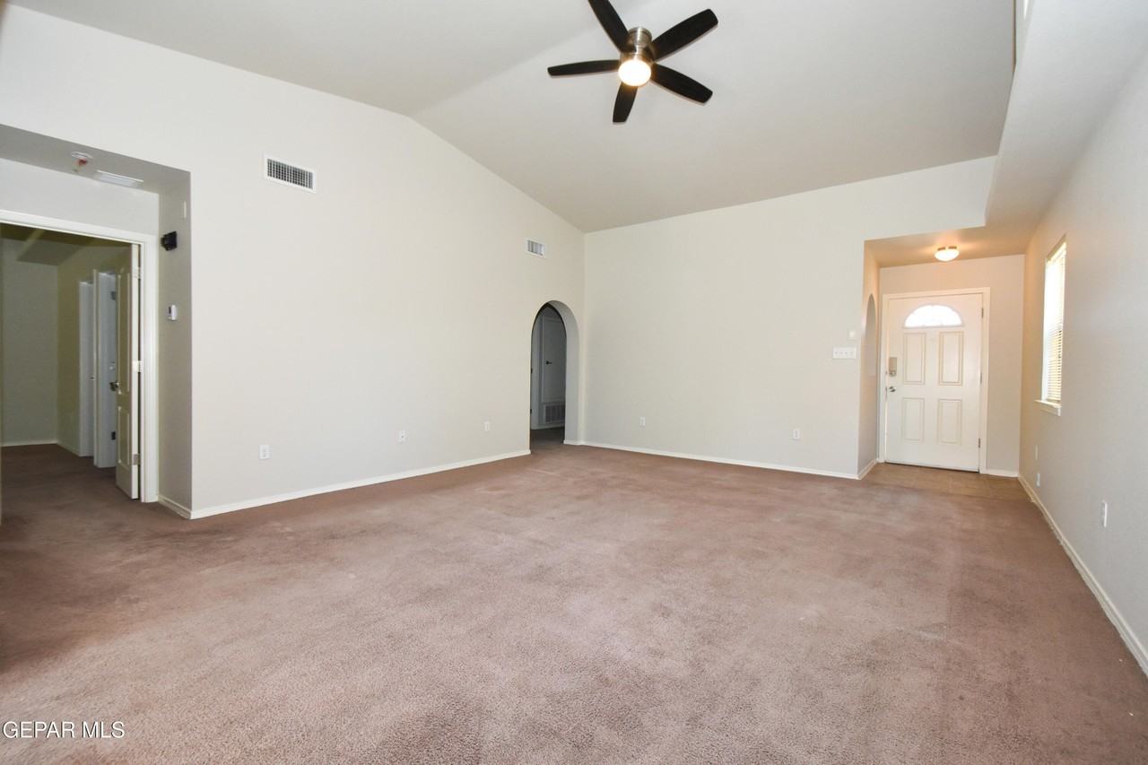 2508 Sparrow Point St - Photo 7 of 23