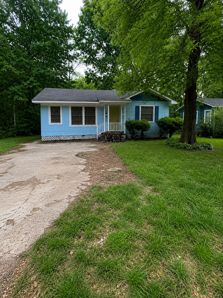 3718 Northbrook Dr