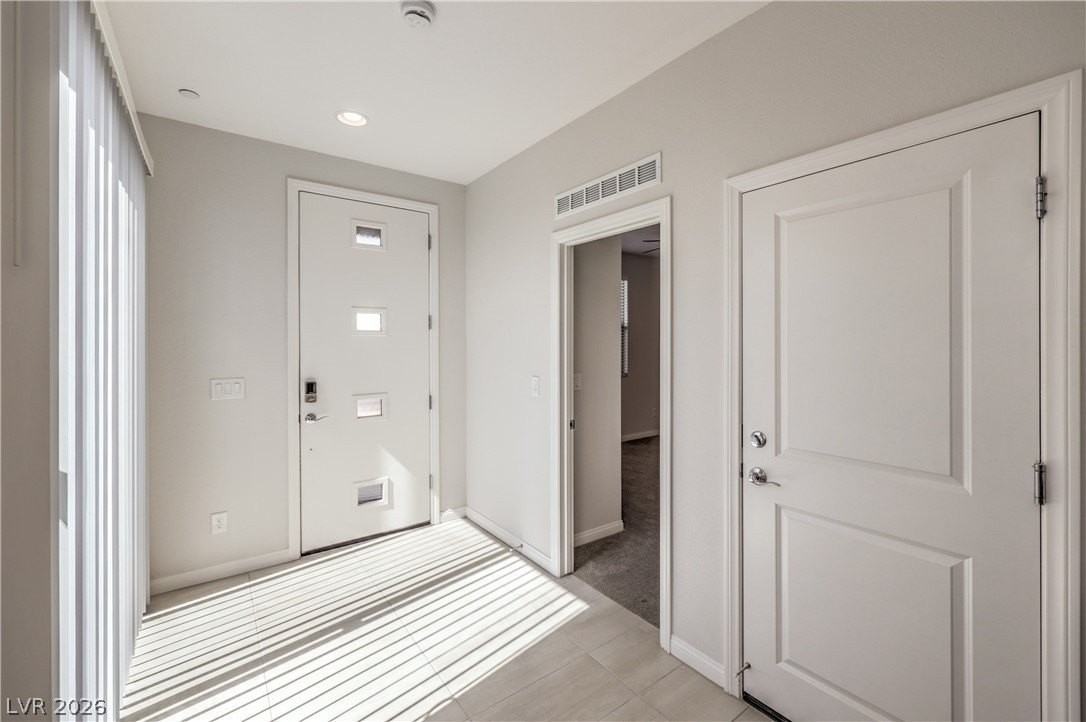 11504 Fleet Wing Ave - Photo 5 of 39