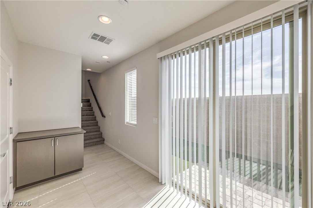 11504 Fleet Wing Ave - Photo 6 of 39