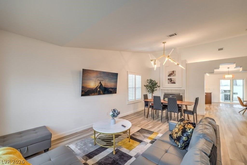 549 Brigadier St - Photo 4 of 38