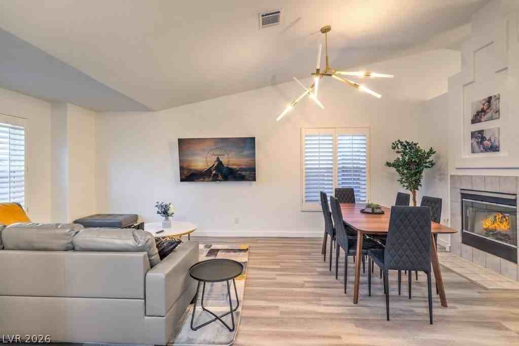 549 Brigadier St - Photo 6 of 38