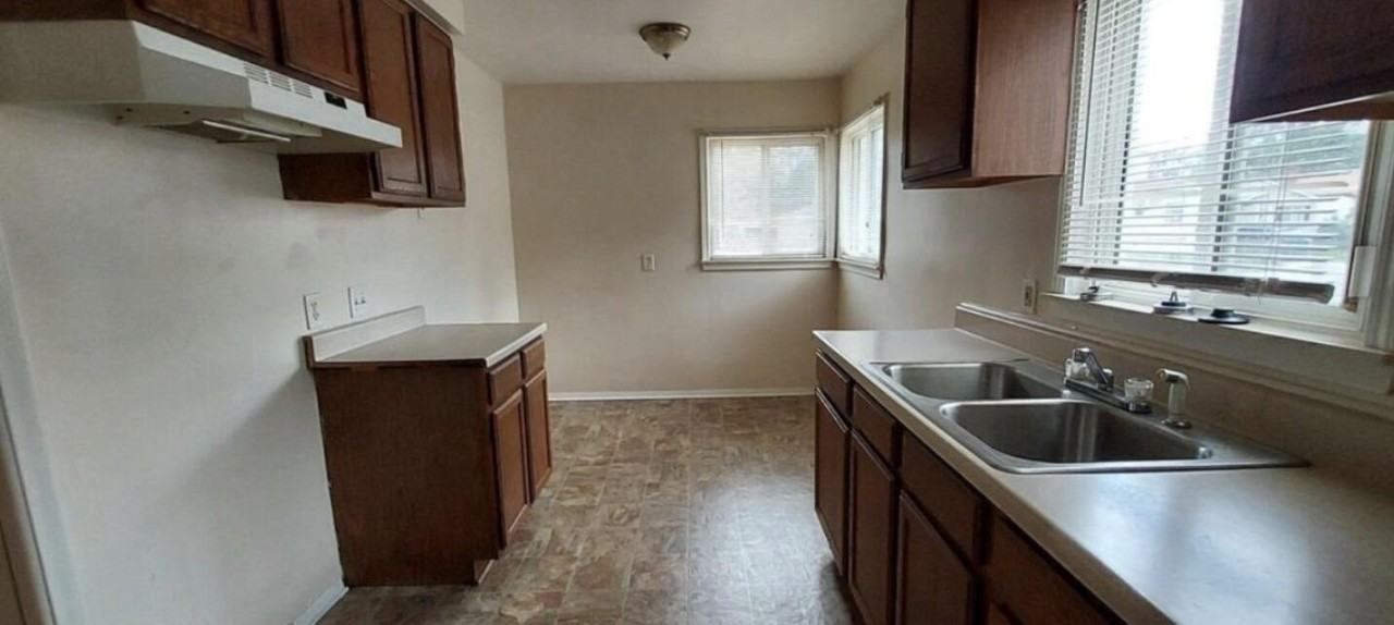 23094 Donald Ave - Photo 2 of 5