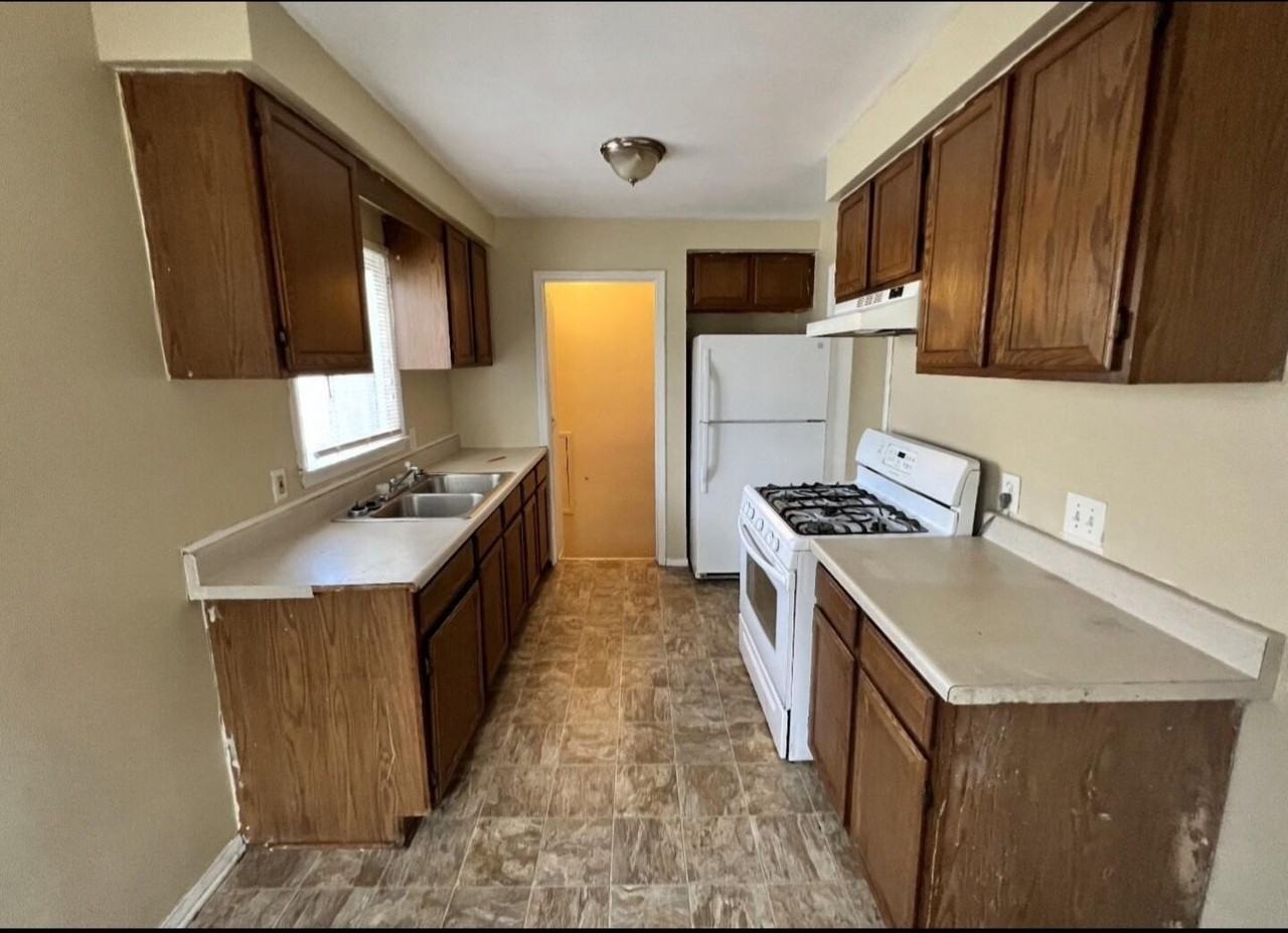 23094 Donald Ave - Photo 3 of 5