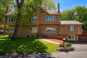 featured image of 17 Hickory Dr