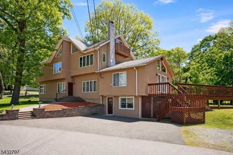 17 Hickory Dr - Photo 3 of 28