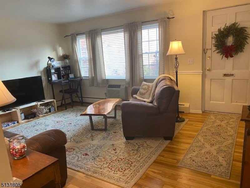 105 Pitney Pl - Photo 3 of 14