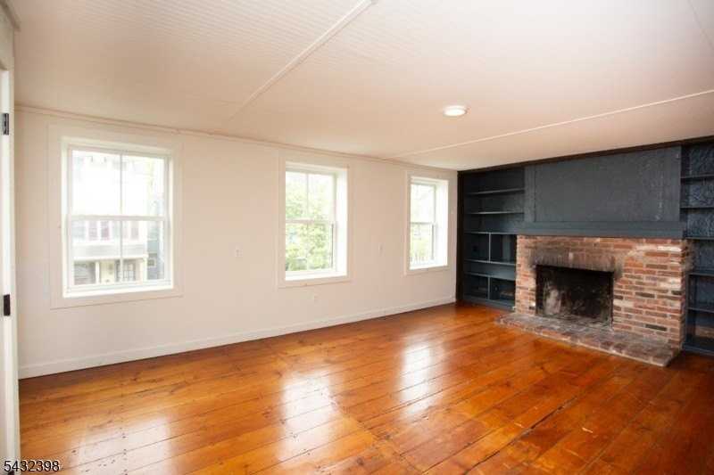 54--56 Coryell St #1 - Photo 2 of 26