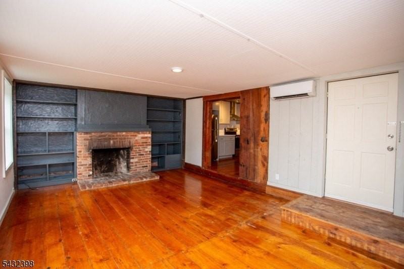 54--56 Coryell St #1 - Photo 4 of 26