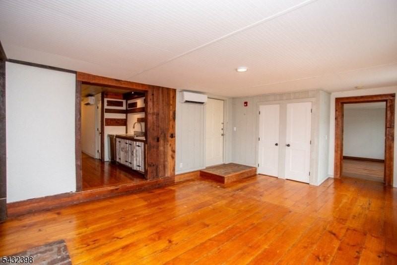 54--56 Coryell St #1 - Photo 5 of 26