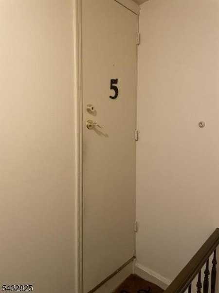67 Greenwood Ave #5 - Photo 3 of 10
