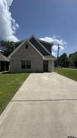 featured image of 826 W Franklin St
