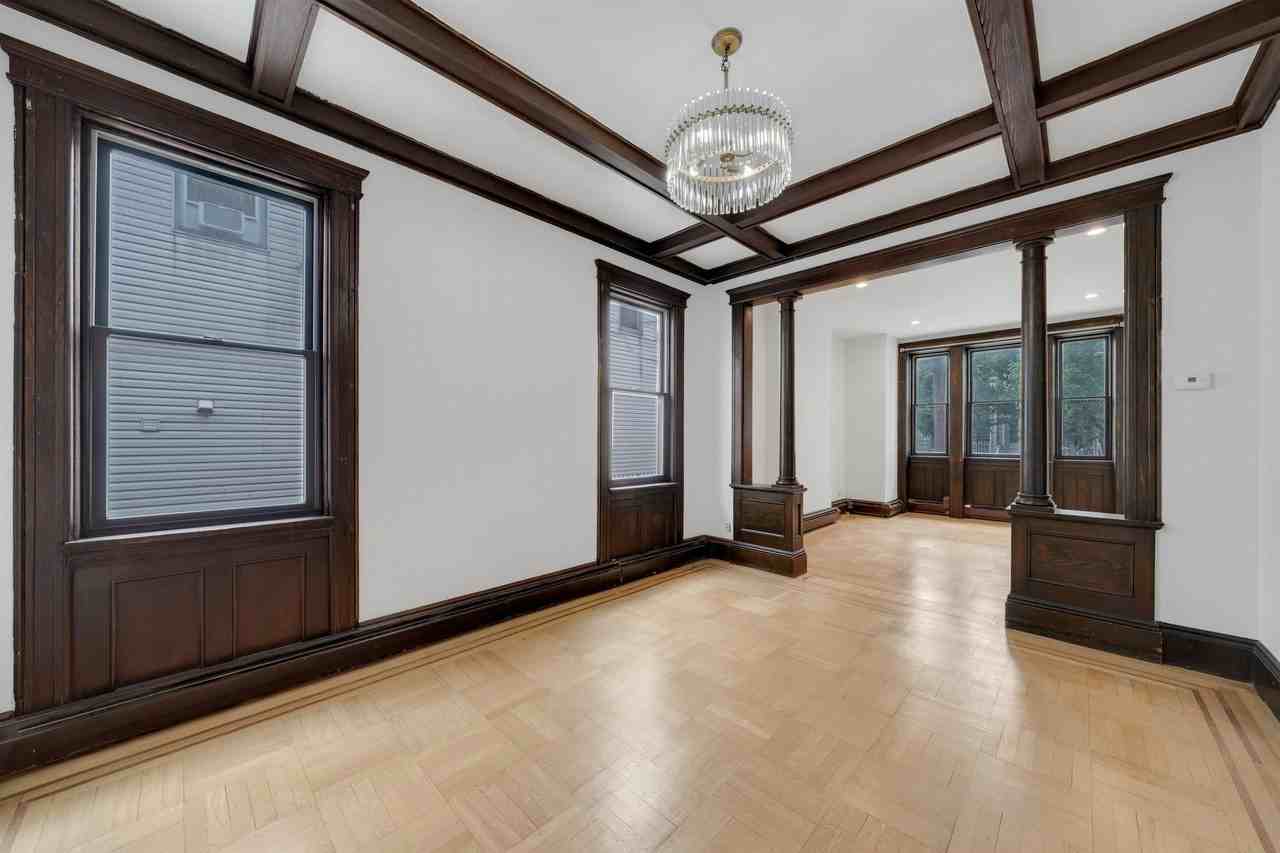 722 27th St #1 - Photo 2 of 28