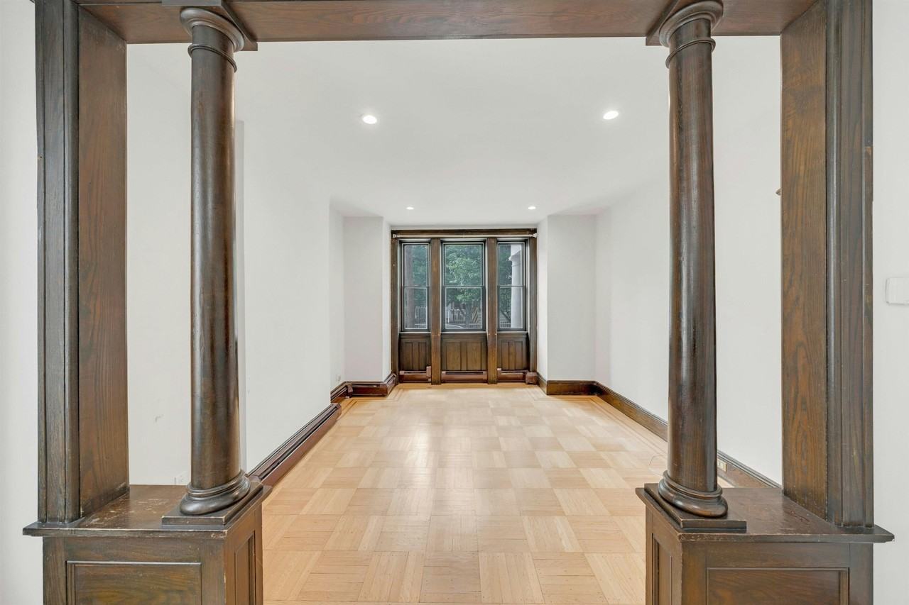 722 27th St #1 - Photo 4 of 28