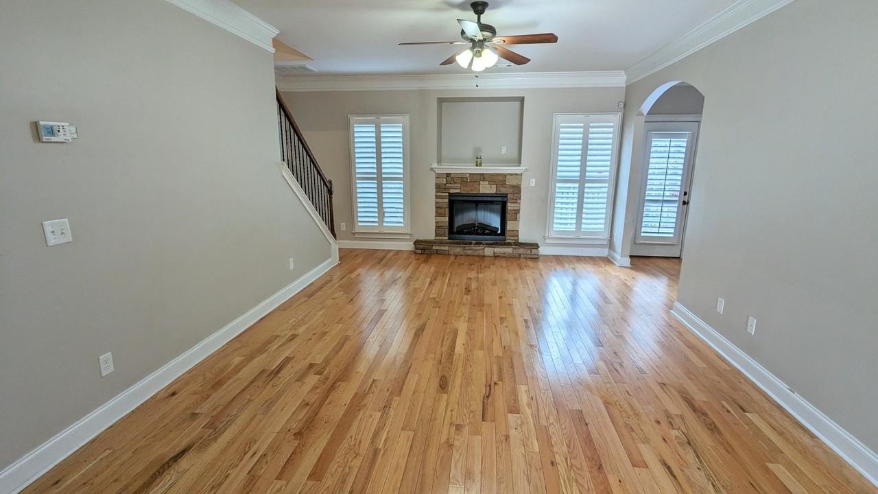 9512 Berwick Ct - Photo 4 of 23