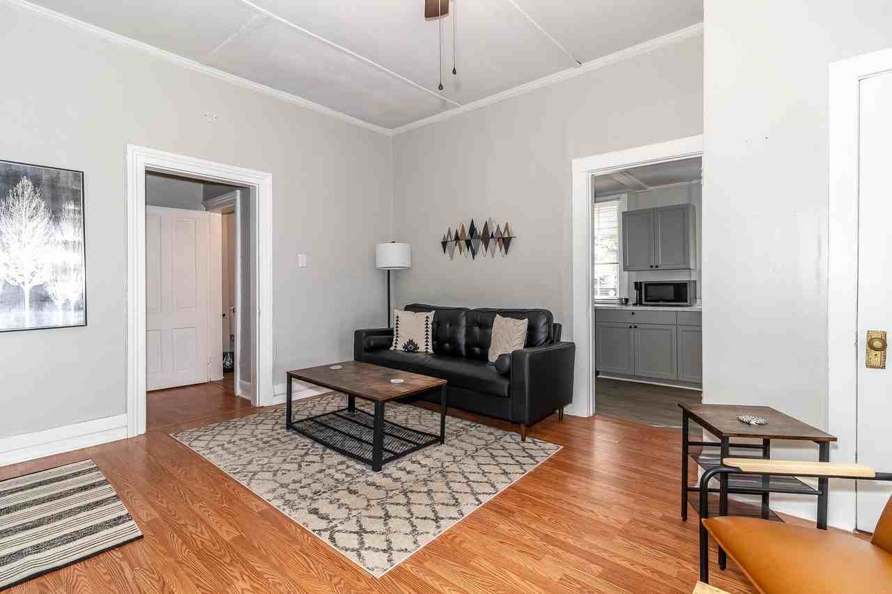 1512 Stovall St #B - Photo 2 of 10