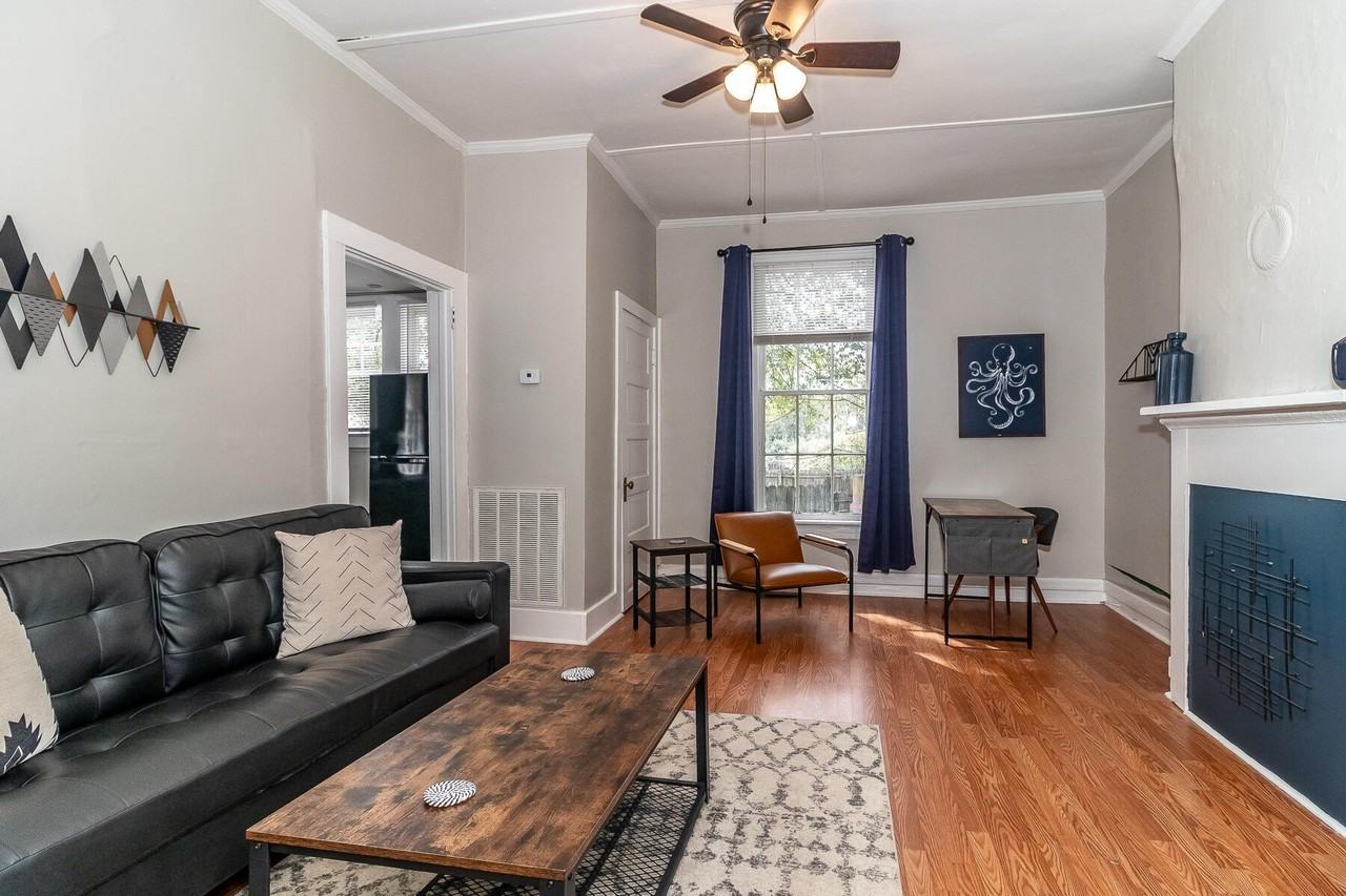 1512 Stovall St #B - Photo 3 of 10