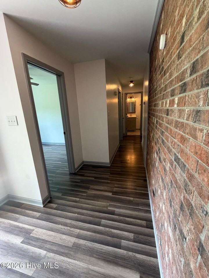 206 Little John Ln - Photo 5 of 20