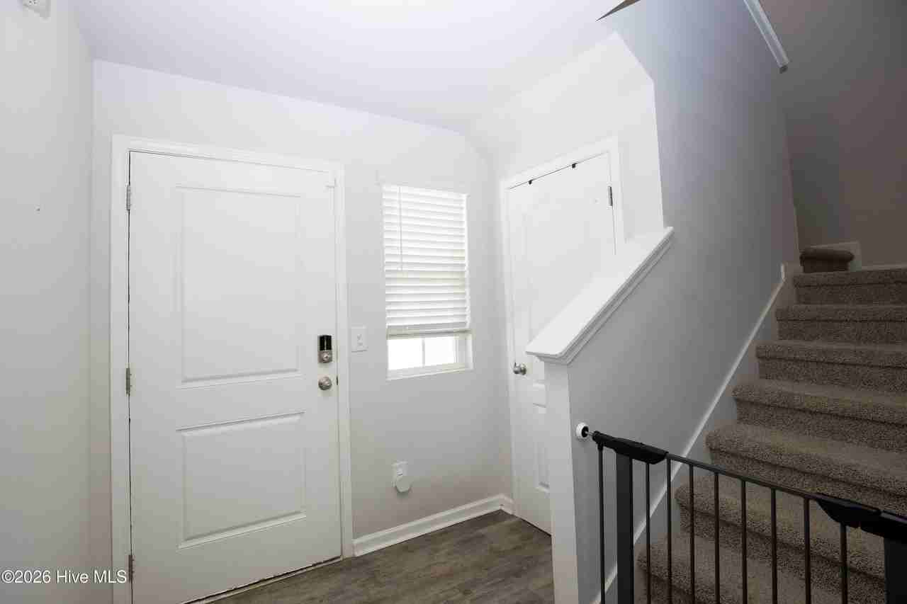 429 Century Ln - Photo 4 of 46