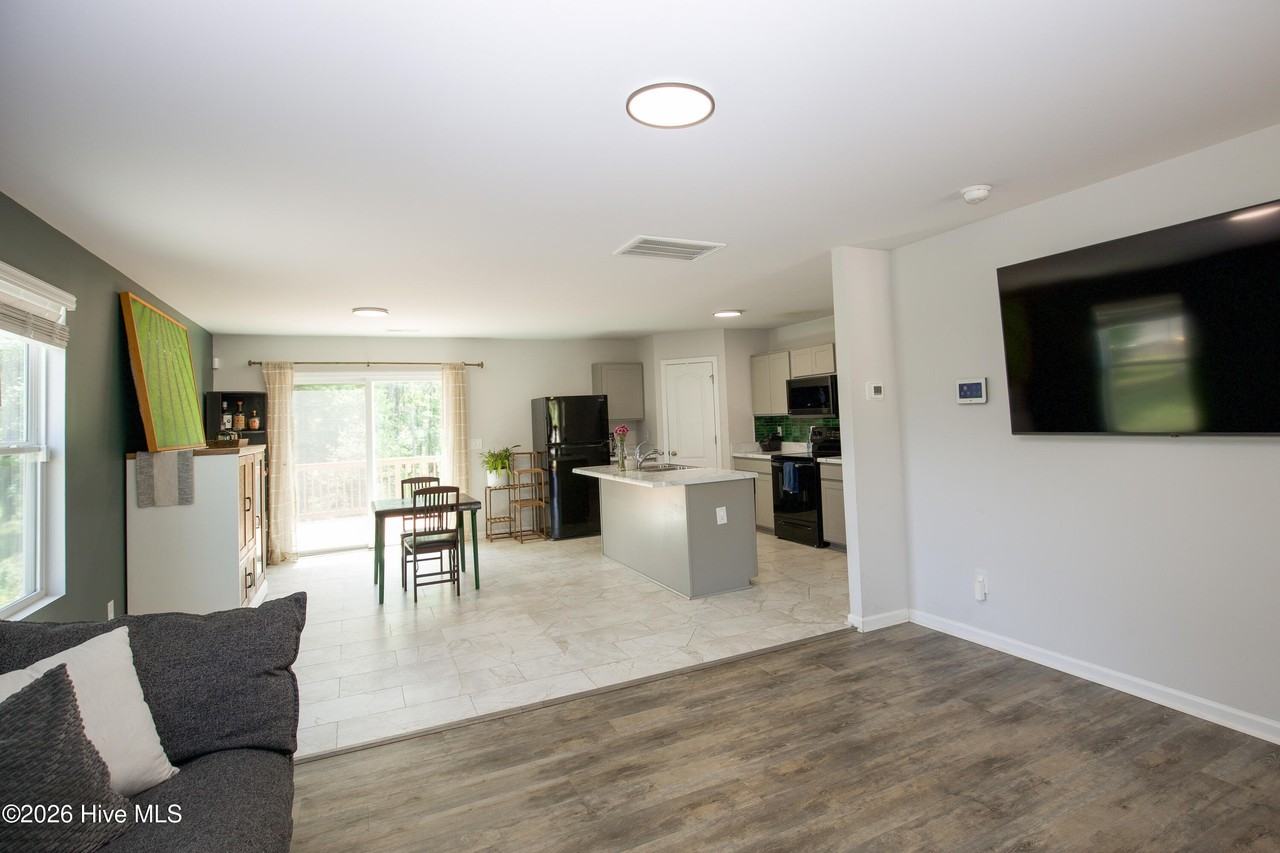 429 Century Ln - Photo 7 of 46