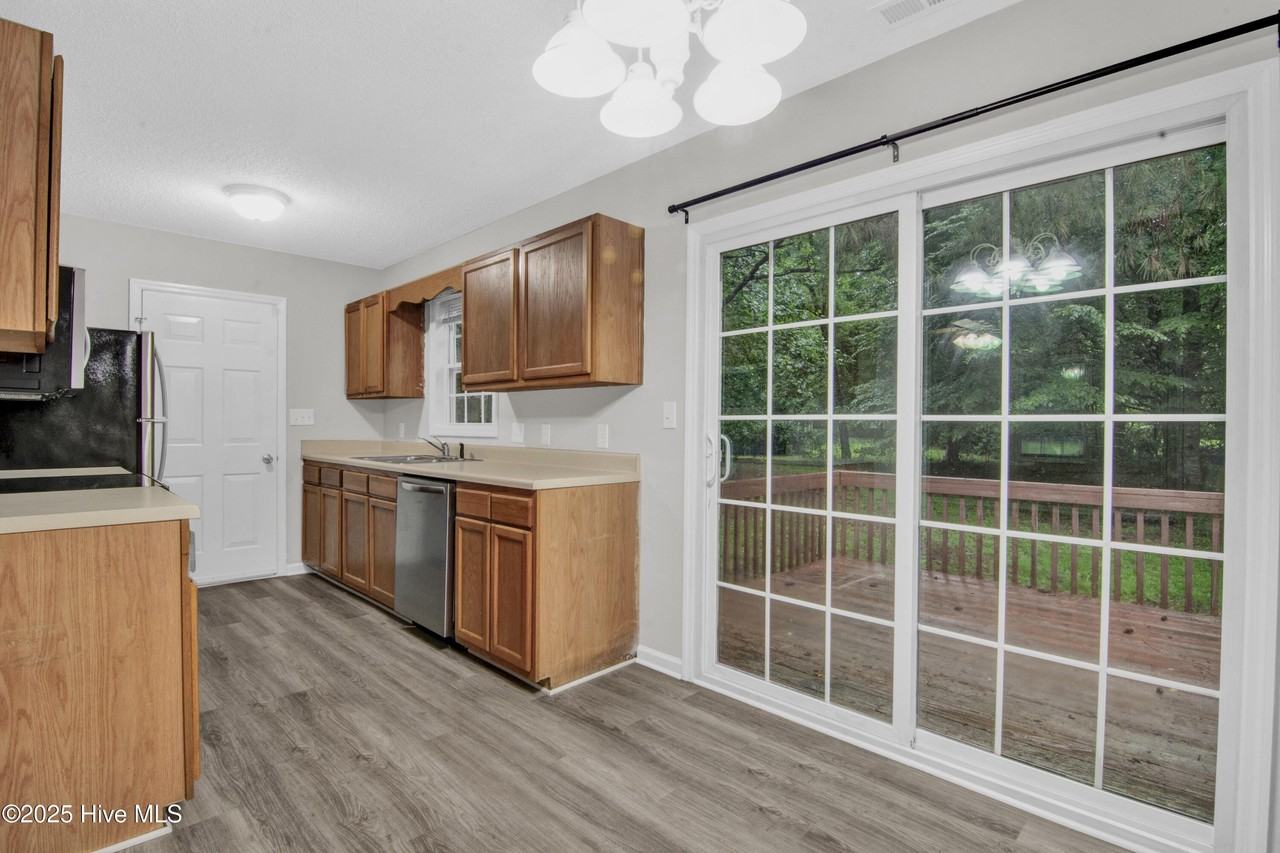 108 Fountain Dr - Photo 5 of 19